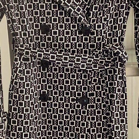 Vertigo Paris Trench Coat - Picture 9 of 10